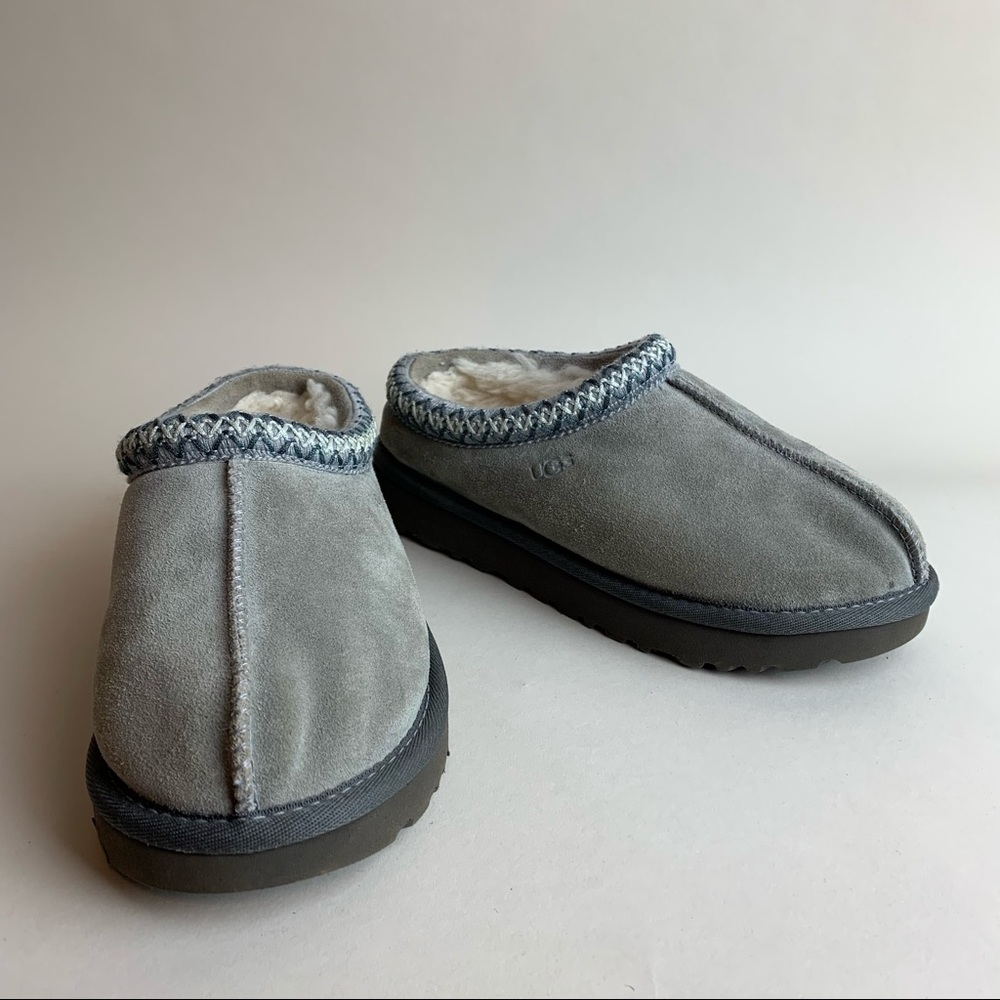 UGG Tasman Grey slippers Sz 6 woman